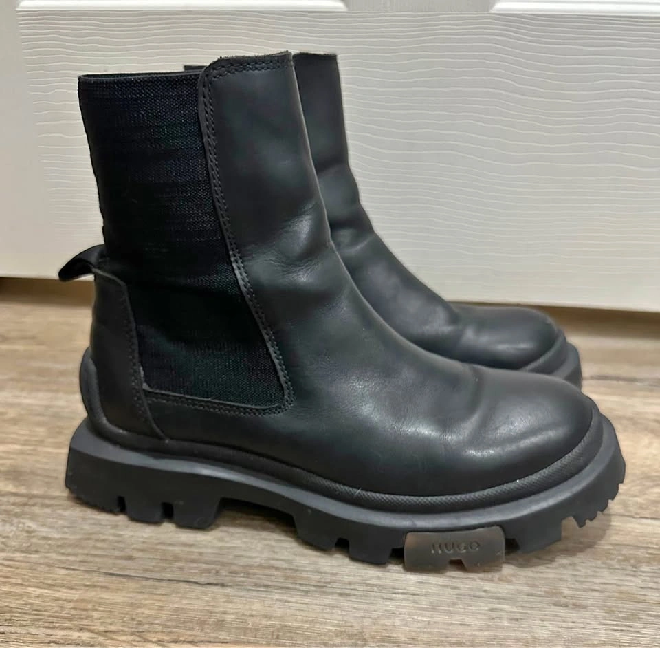 Hugo Fabyan Size 38 Chelsea Boots