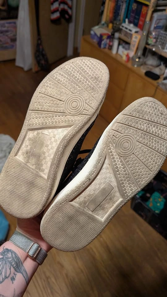 Size 11 Sparkling Sneakers - photo 2