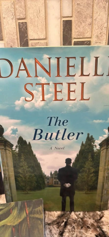 Danielle Steel The high notes, the butler & Emily Carr Growing P - photo 3