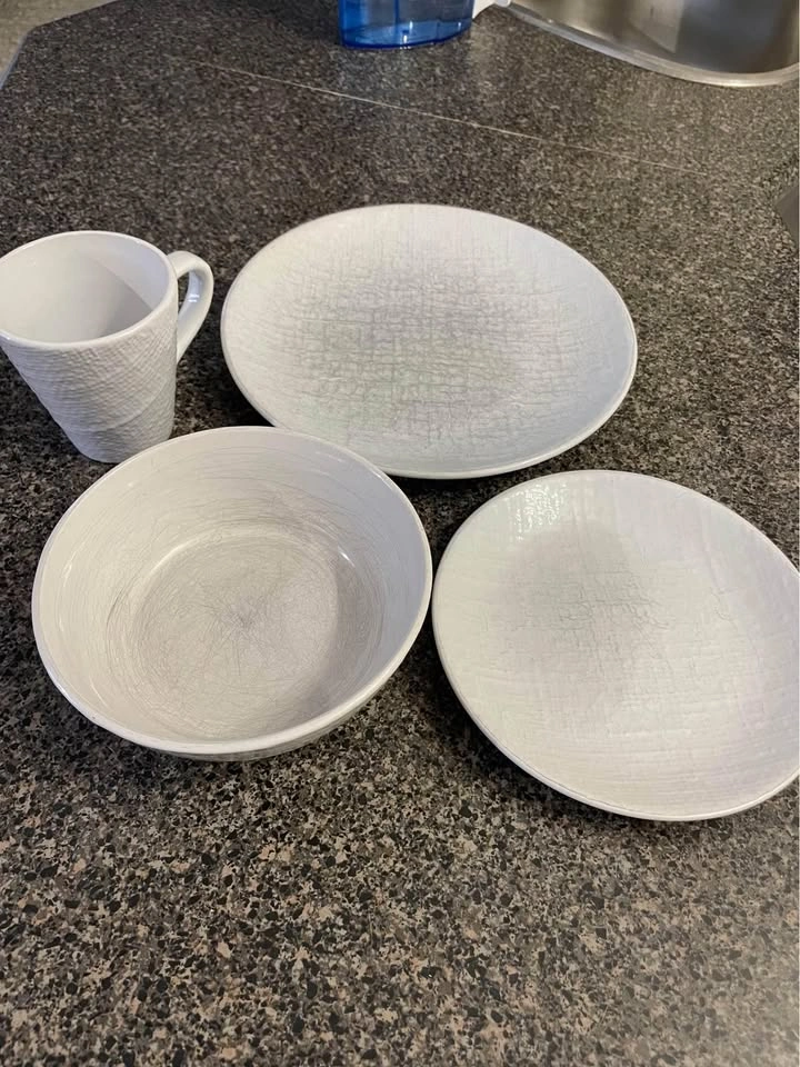 46 Piece Dinner Plate Set in White - photo 2