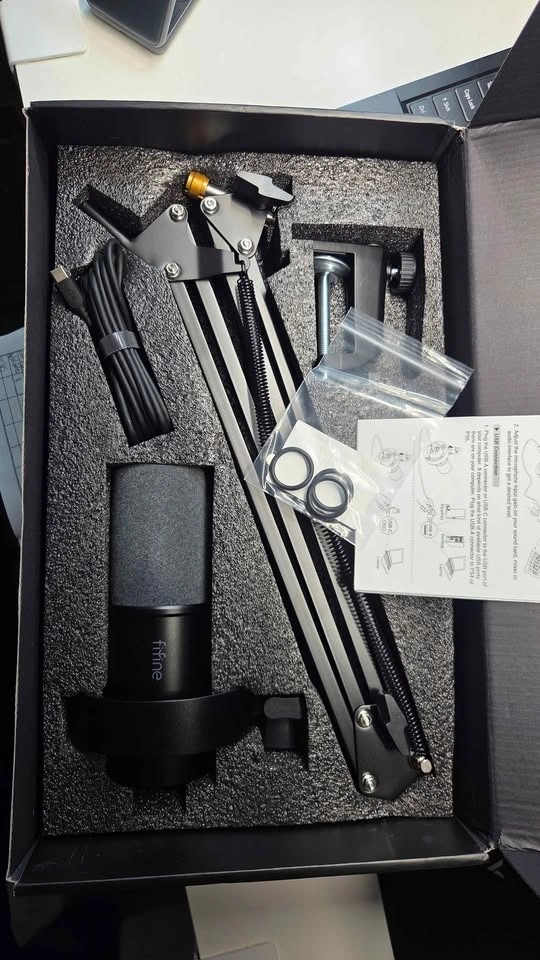 FIFINE Dynamic Microphone w/ Boom Arm (XLR/USB) - photo 3