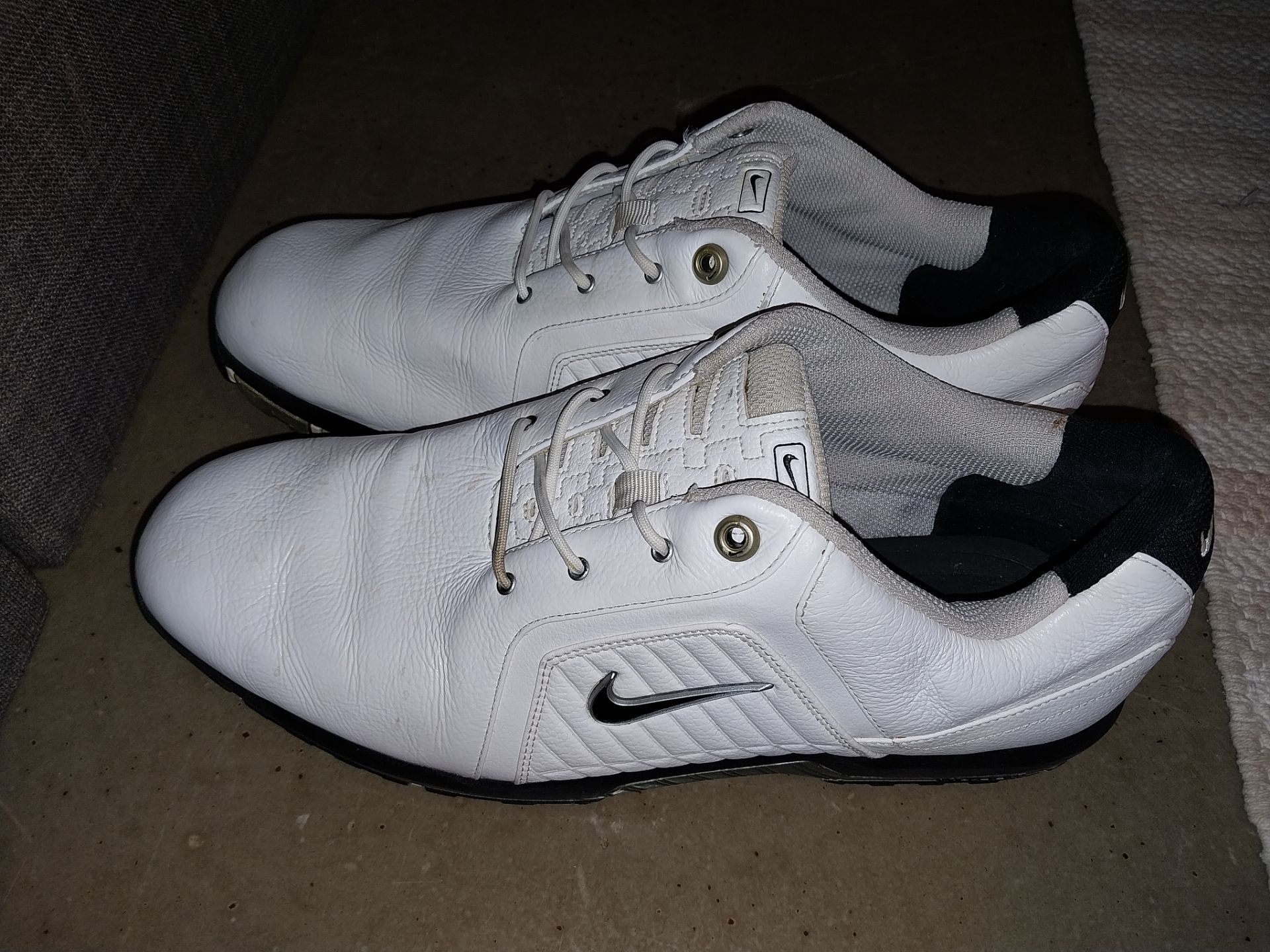 White Nike Men's US 11.5 Shoes