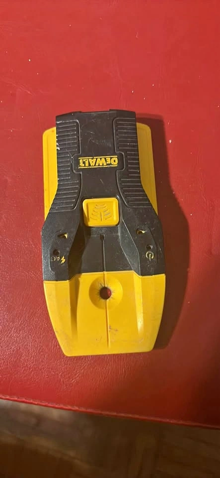 DEWALT DW0100 3/4-in Stud Sensor