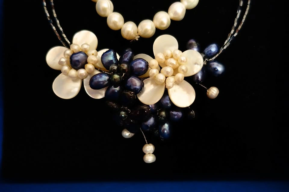 Set of 2 Cultured Freshwater Pearl & Mother of Pearl Necklace & - photo 2