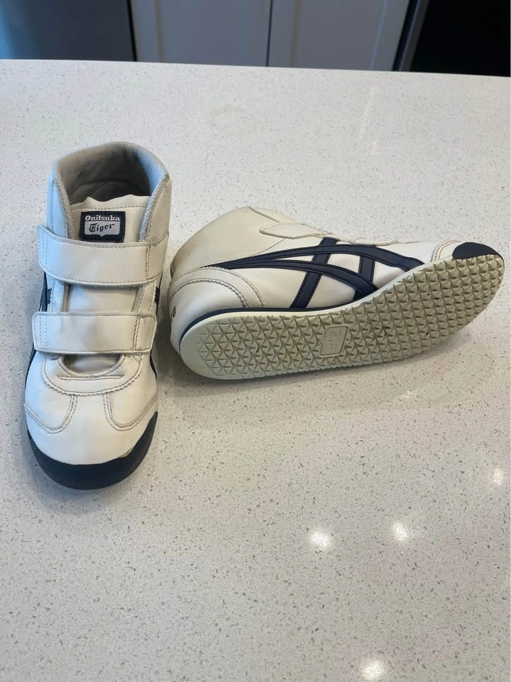 Lightly Used Onitsuka Tiger Shoes – Big Kids US Size 3 - photo 2