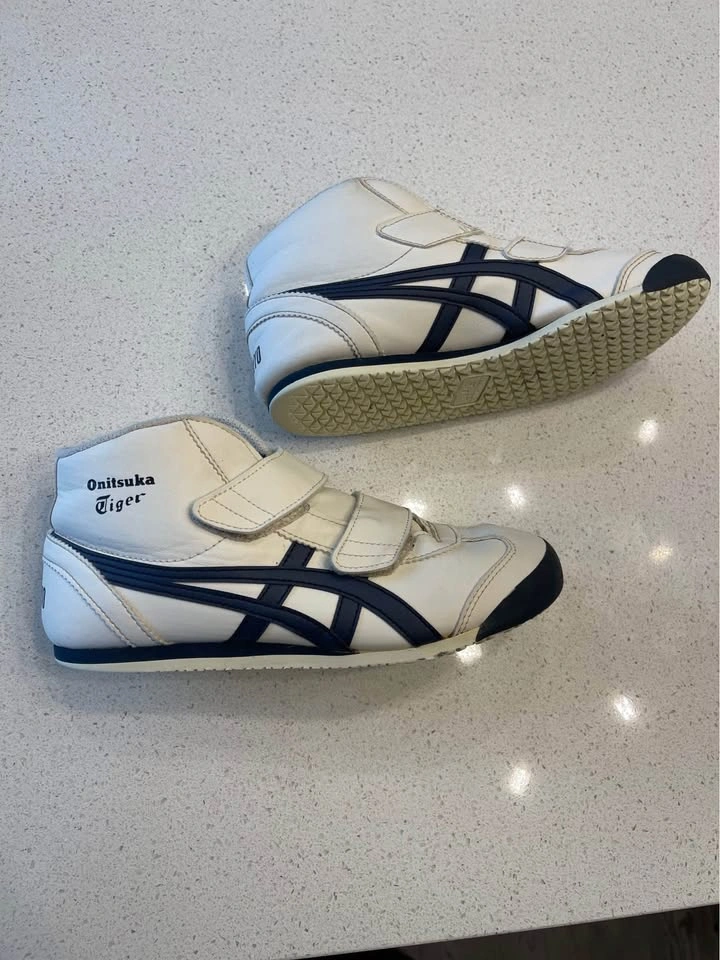 Lightly Used Onitsuka Tiger Shoes – Big Kids US Size 3 - photo 3