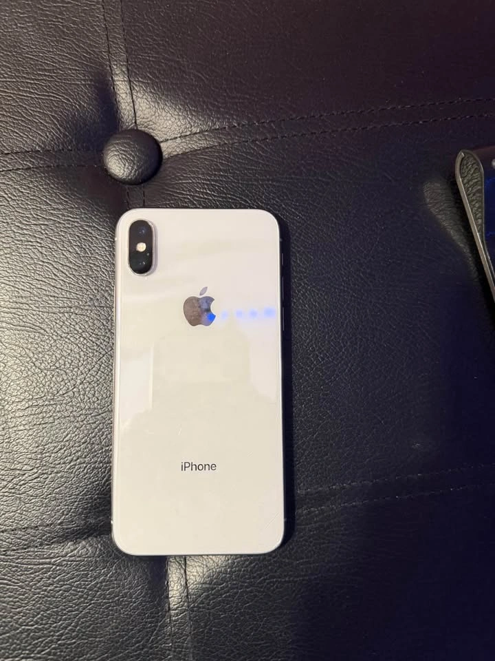 Apple iPhone X - photo 2