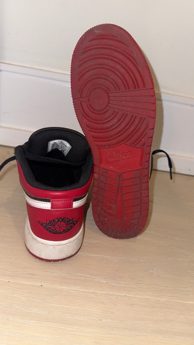 Nike Air Jordan 1 Low - Size 6.5 - photo 3