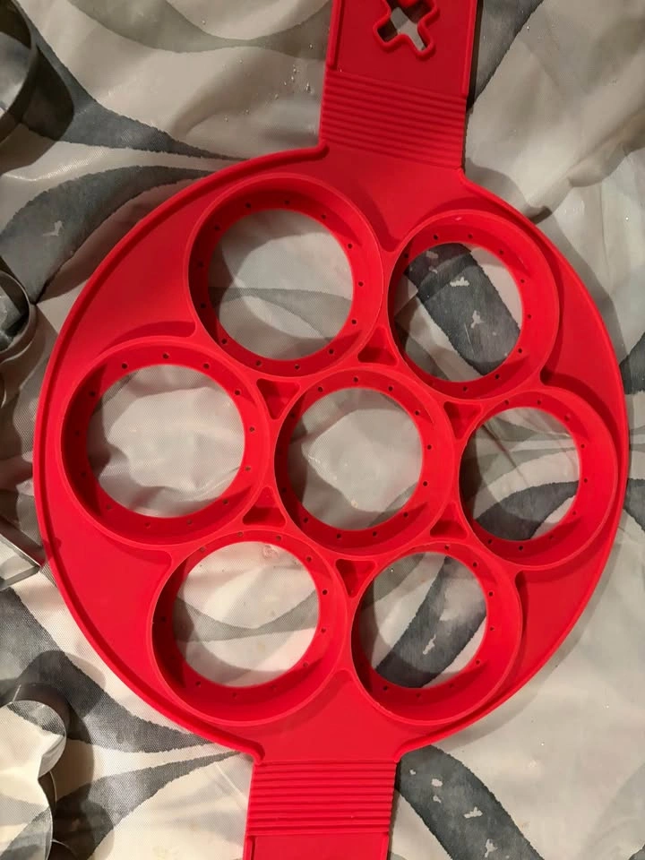 Egg/pancake silicone and metal shapes - photo 2