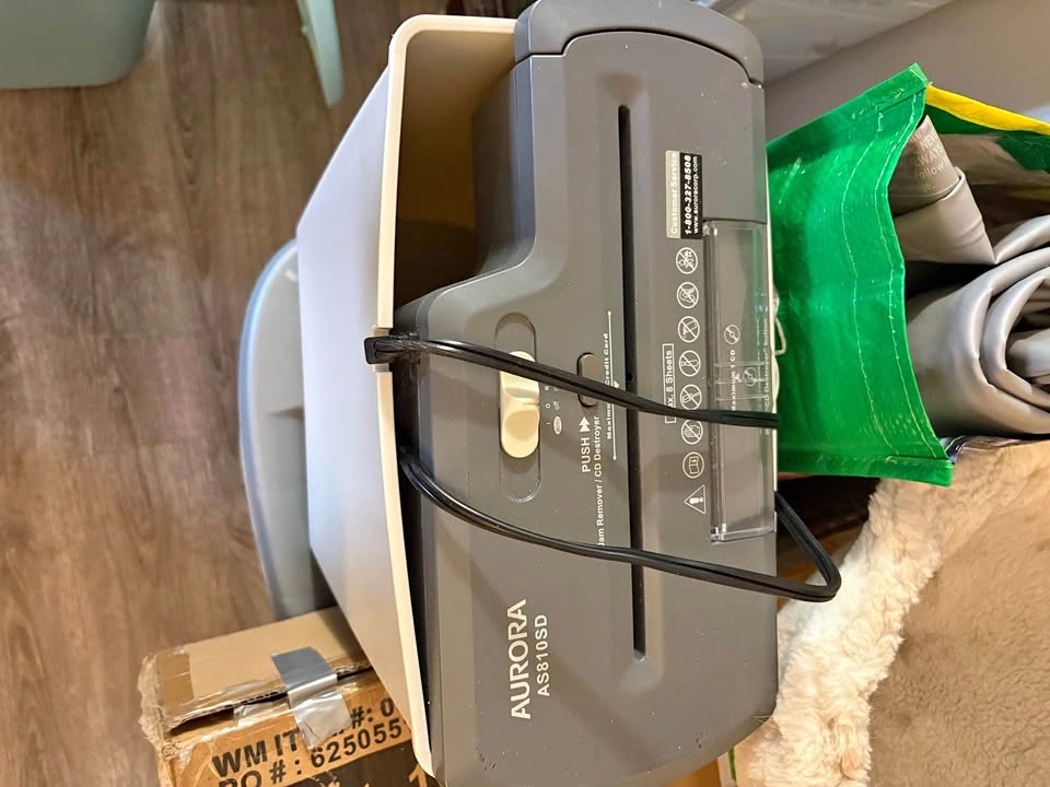 Paper shredder with bin