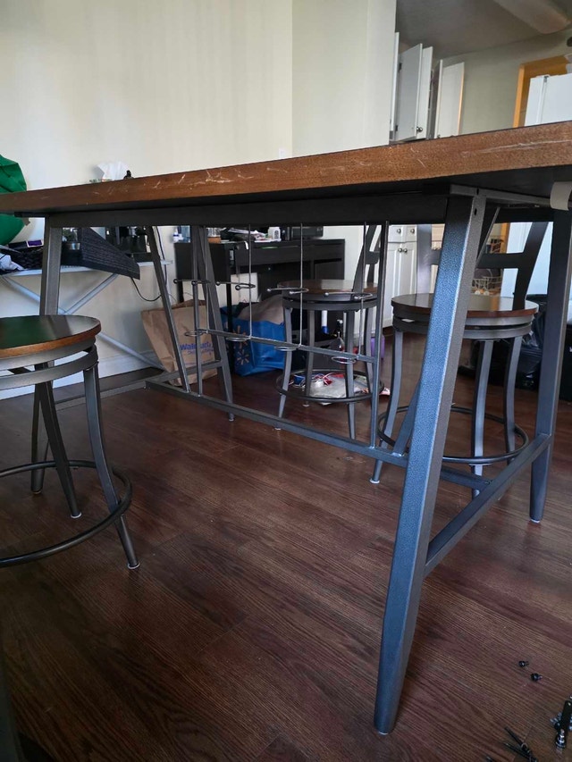 Counter Height Dining Set + 4 Stools - Ready for Pickup - photo 2