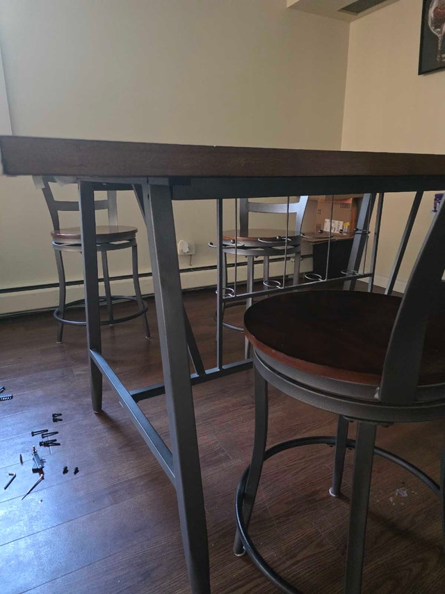 Counter Height Dining Set + 4 Stools - Ready for Pickup - photo 3