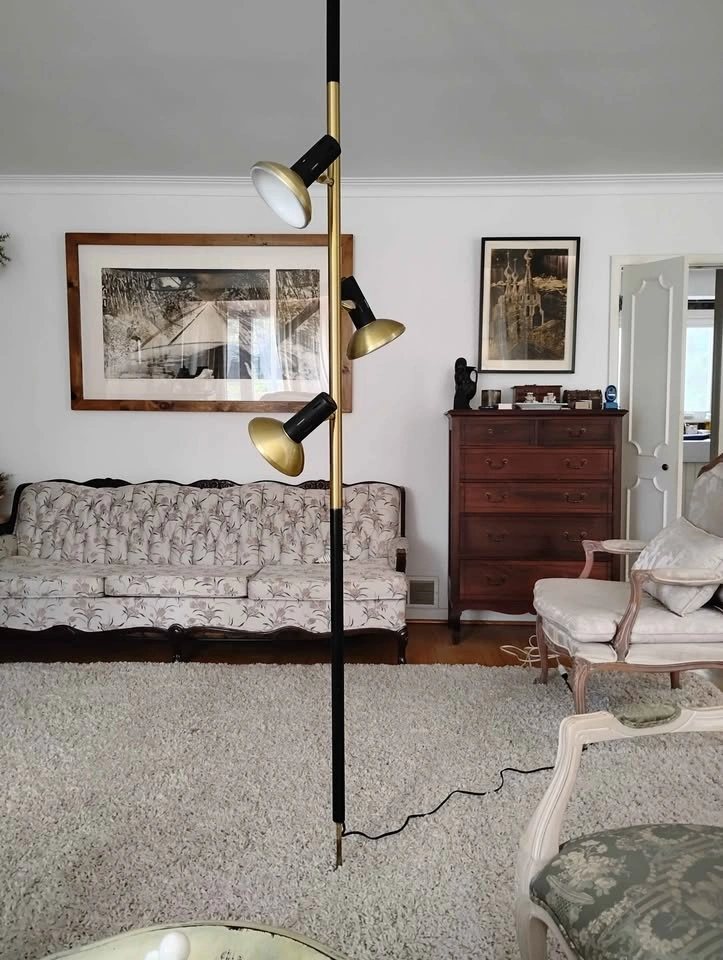 Vintage MCM Tension Pole Lamp - photo 2