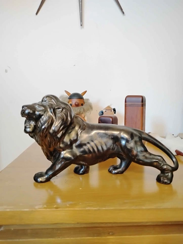 Vintage MCM Black Lion Figurine - photo 5