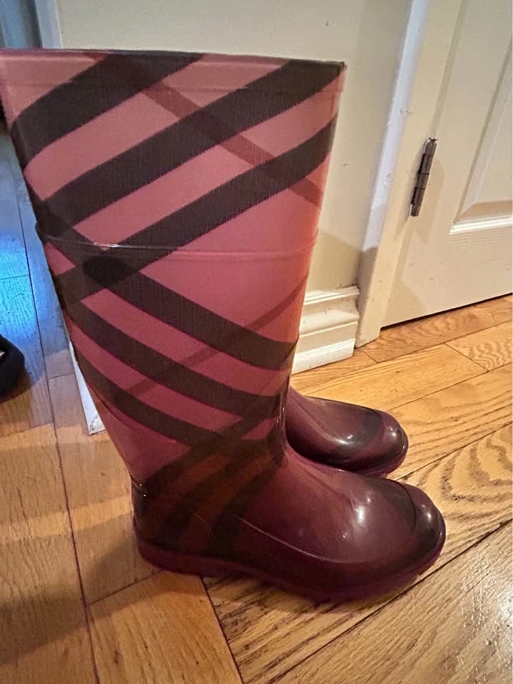 Burberry Check Tall Rain Boots - Pink/Burgundy, Women's Size 37 - photo 5