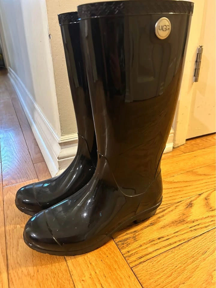 UGG Black High-Gloss Rain Boots size 8- 8.5 - photo 3