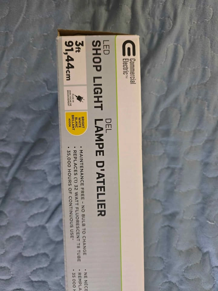Commercial Electric 3ft LED Shop Light. 4000k - photo 2