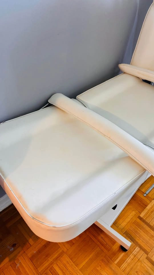 Massage Bed For sale! - photo 3