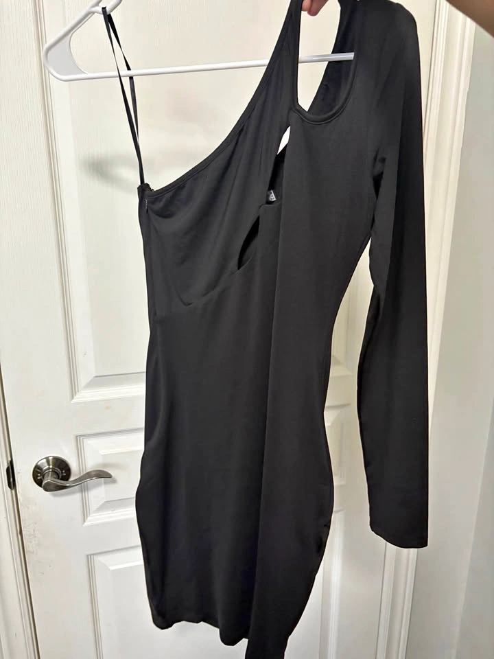PRINCESS POLLY BLACK DRESS