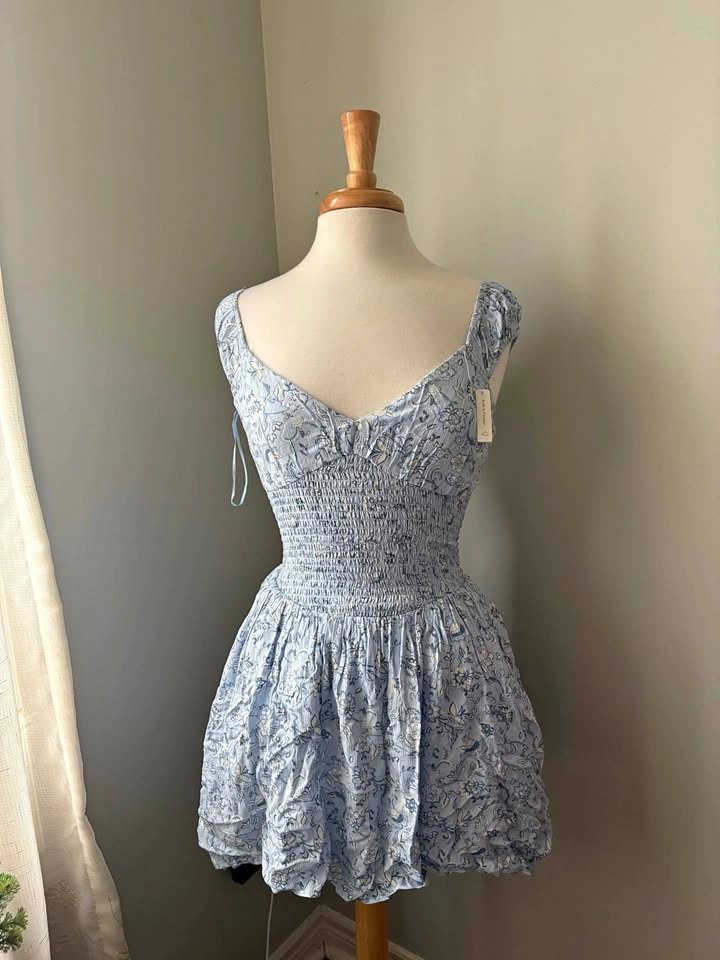 BNWT Hollister Baby Blue Scrunch Dress - Size Small
