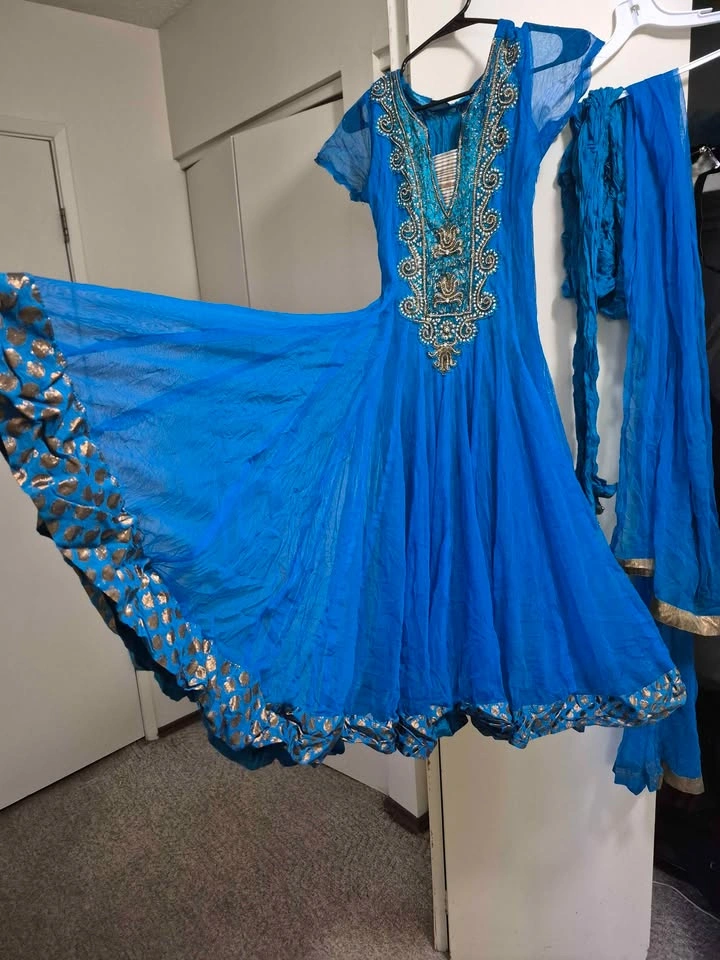 Vibrant Blue Embellished Indian Ethnic Wear Dress w/ Dupatta - photo 3