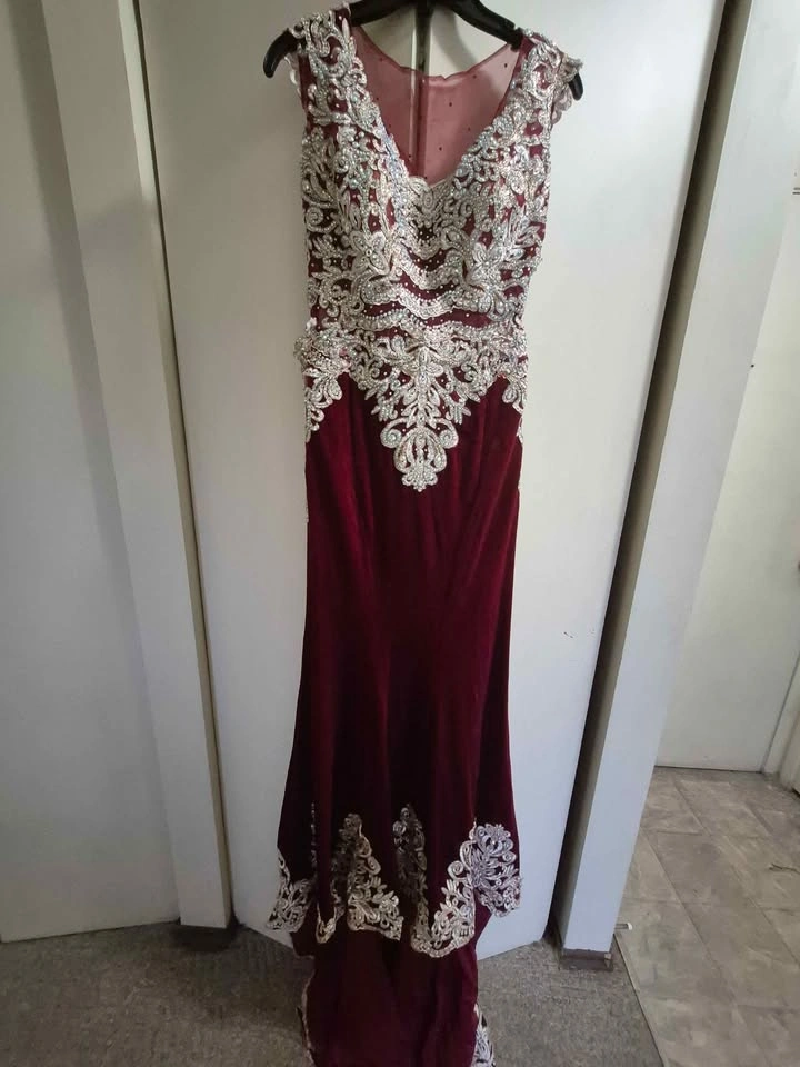Burgundy Velvet Beaded Formal Dress - photo 2