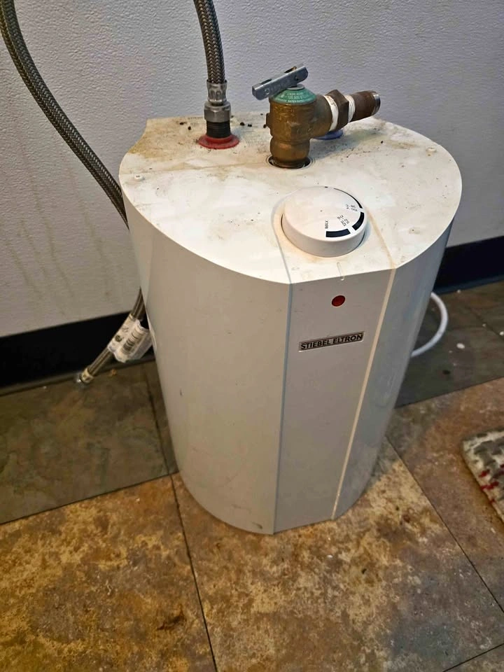 Stiebel Eltron Mini Tank Water Heater (Under Sink)