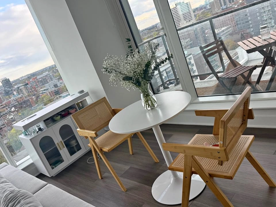HOMCOM 28" Round Tulip Dining Table