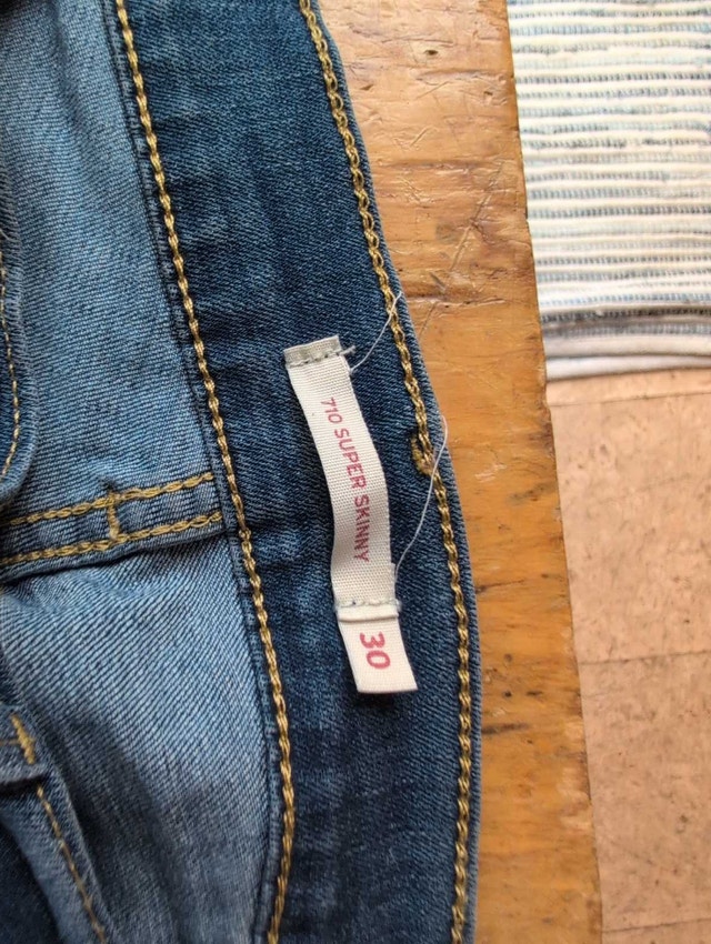 Levi's 710 Jeans Woman's Size 30 - photo 3