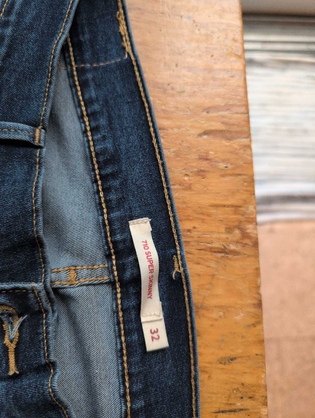 Levi's 710 Jeans Woman's Size 32 Blue - photo 3