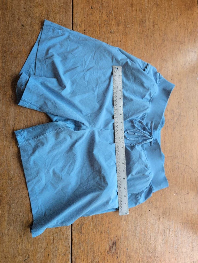 Lululemon Shorts Women's Large Light Blue