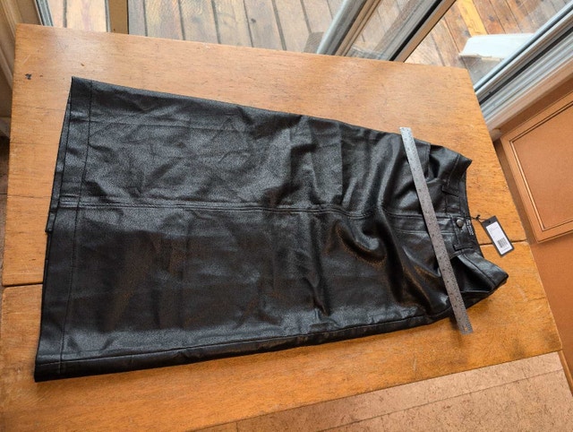 Brunette The Label Skirt Black Faux Leather Size Small