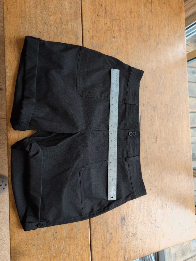 Eddie Bauer Shorts Woman's Size 16 Black