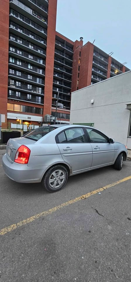 2010 Hyundai Accent GLS – Clean, Low KM, Great Condition - photo 4