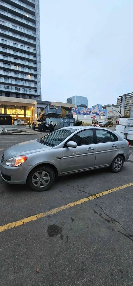 2010 Hyundai Accent GLS – Clean, Low KM, Great Condition - photo 5