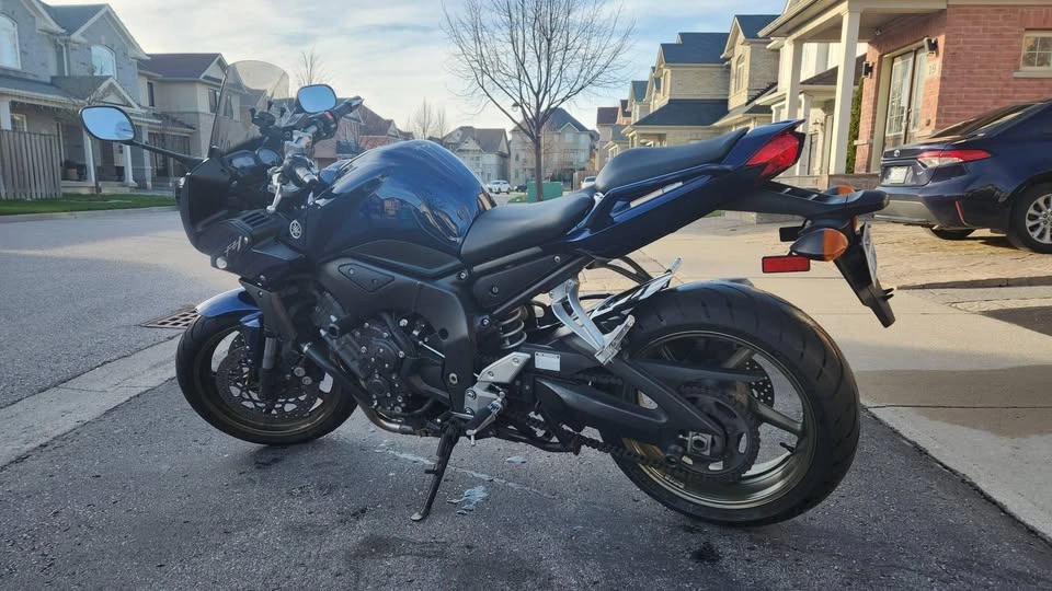 2010 Yamaha FZ1 - photo 3