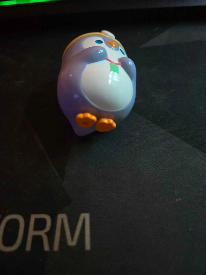 Penguin toy with hard hat - photo 3