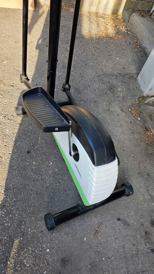 Elliptical Exercise Machine - photo 4