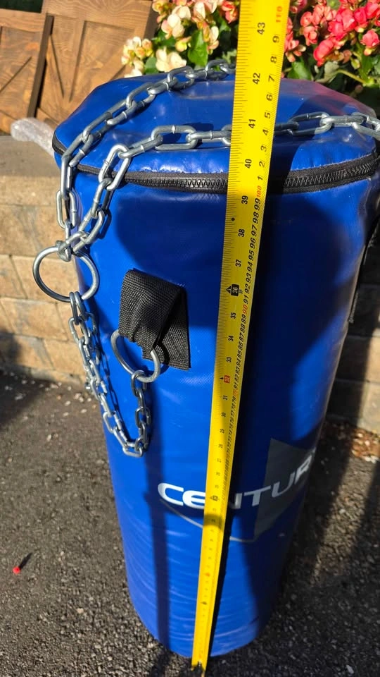 Punching Bag with Gloves and Mounting Bracket - photo 4