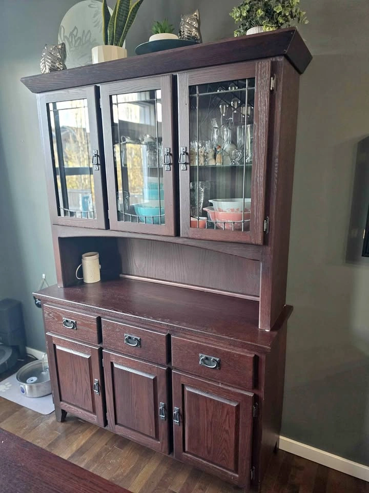 Dark Wood China Cabinet Hutch