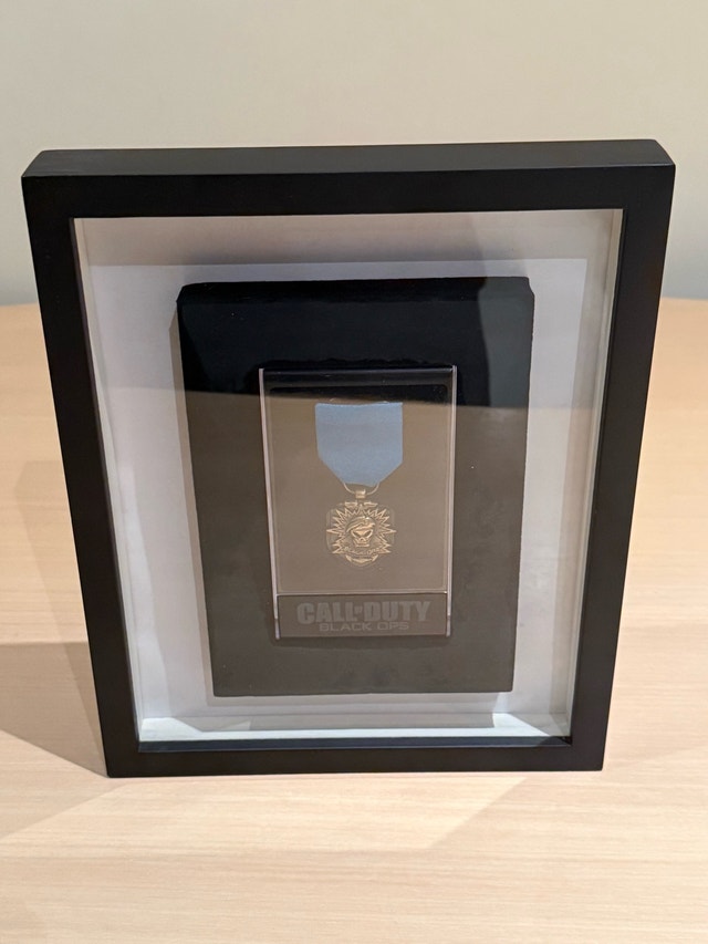 Call of Duty Black Ops Medal - photo 2