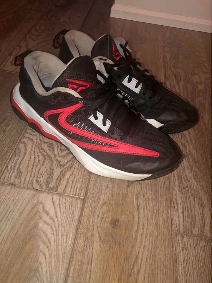 Nike Giannis Immortality 3 (with original box)