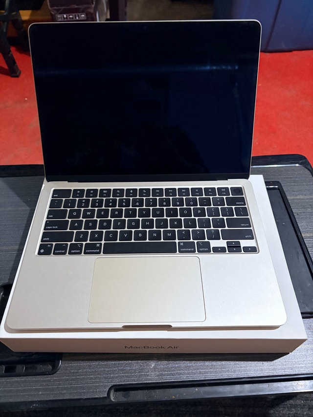 Macbook Air M3 - photo 2