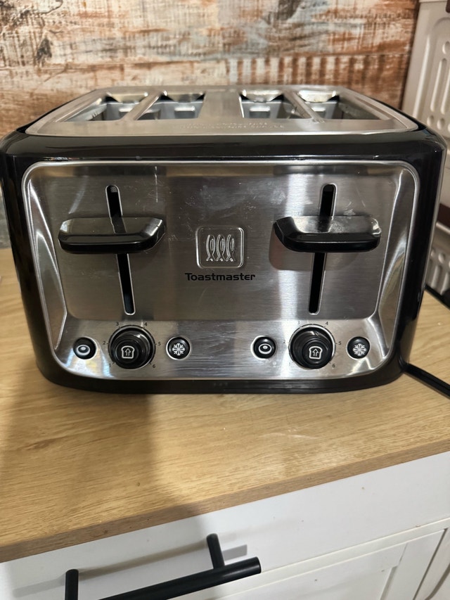 4-Slice Toastmaster Toaster - Black & Stainless Steel