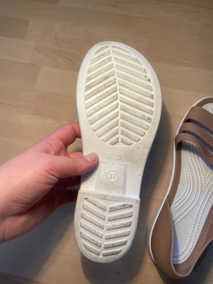EU 37, US 7, Jelly flat sandals with open toe - photo 2