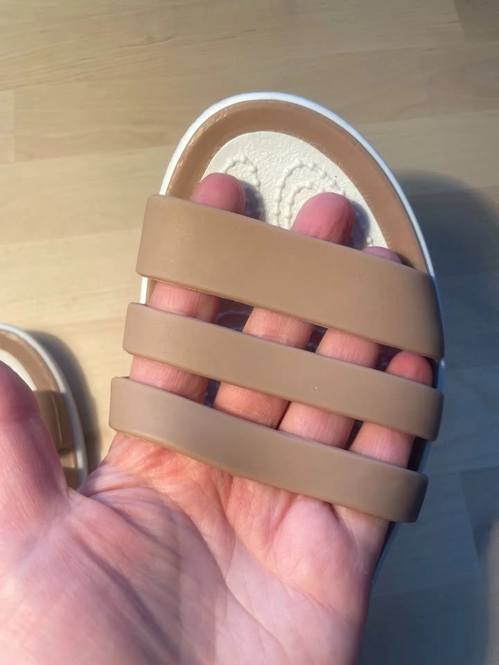 EU 37, US 7, Jelly flat sandals with open toe - photo 3