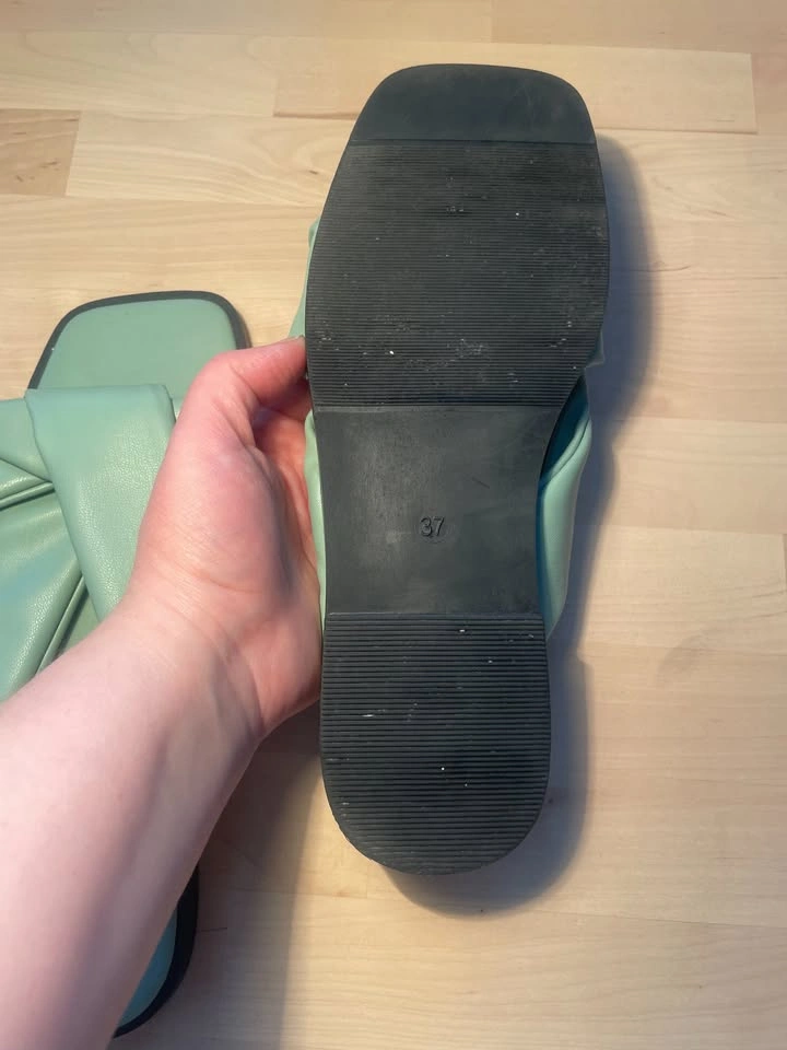 US 7 Vero Moda twist square toe flat sandals mint green - photo 3