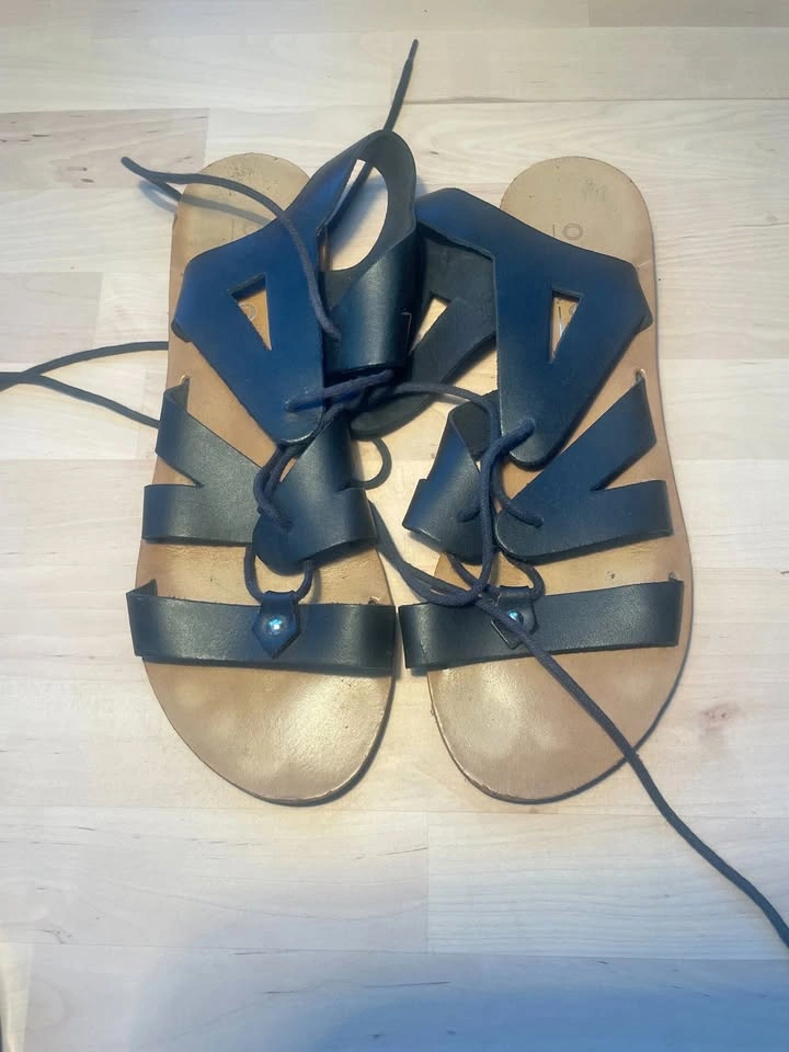 US 8 Black Leather Lace-Up Gladiator Sandals - Made in Italy