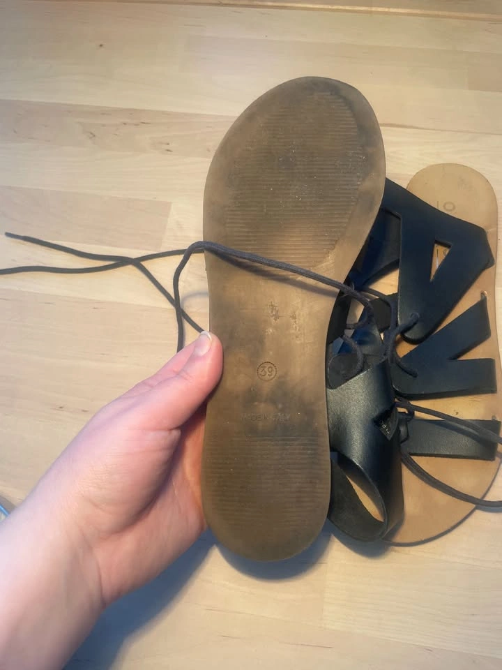US 8 Black Leather Lace-Up Gladiator Sandals - Made in Italy - photo 2