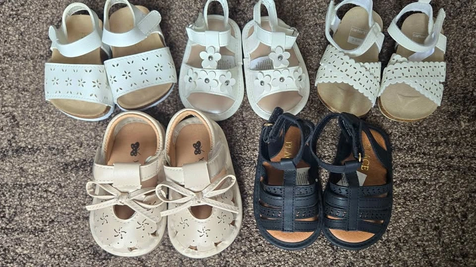 Baby girl sandals 0-6m - photo 2